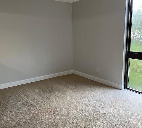 4th image of 2300 Pimmit Dr APT 204