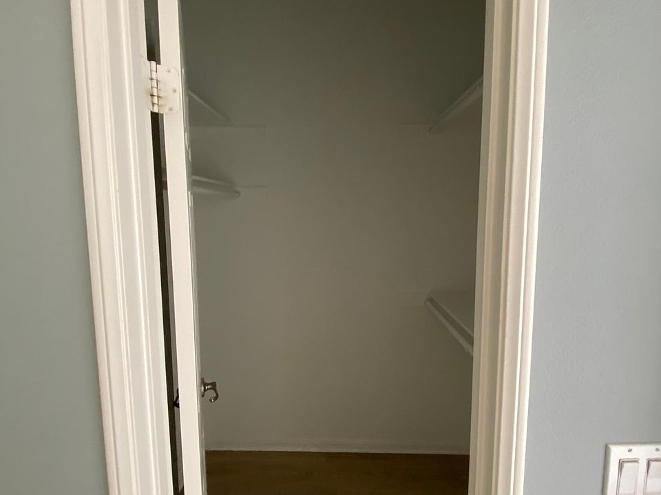 1st image of 2800 Bellezza Dr
