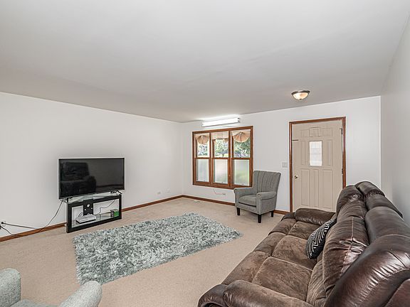 5th image of 151 Spring Ave