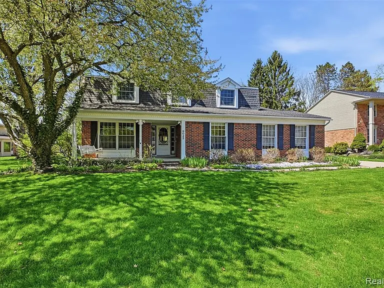 9025 Muirland Dr — Photo 43
