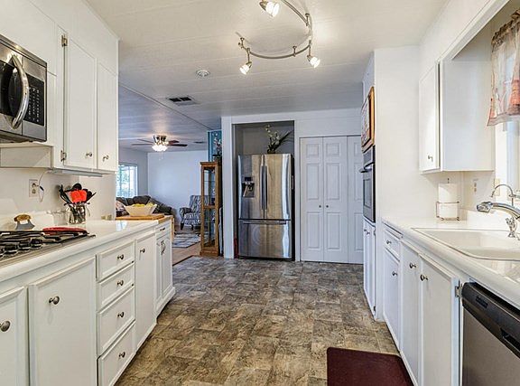 5th image of 101 Pollock Ln #101