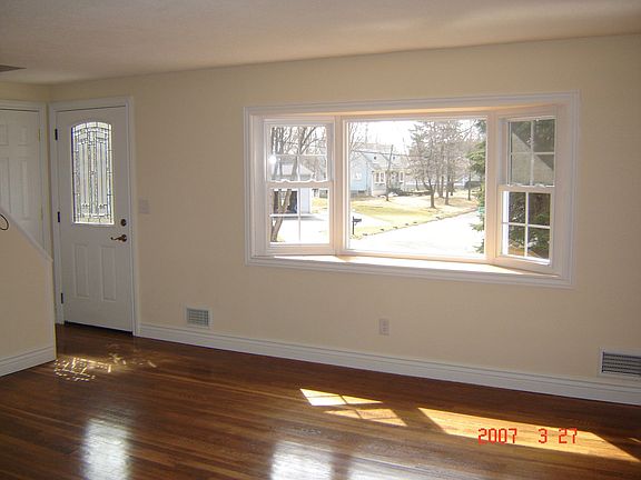 4th image of 7 Grand St