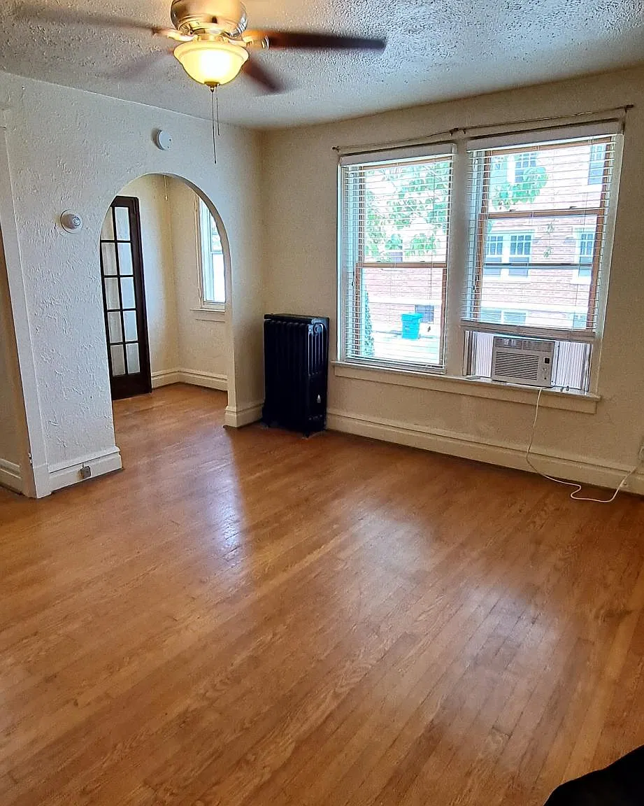1015 Hi Pointe Pl — Photo 1
