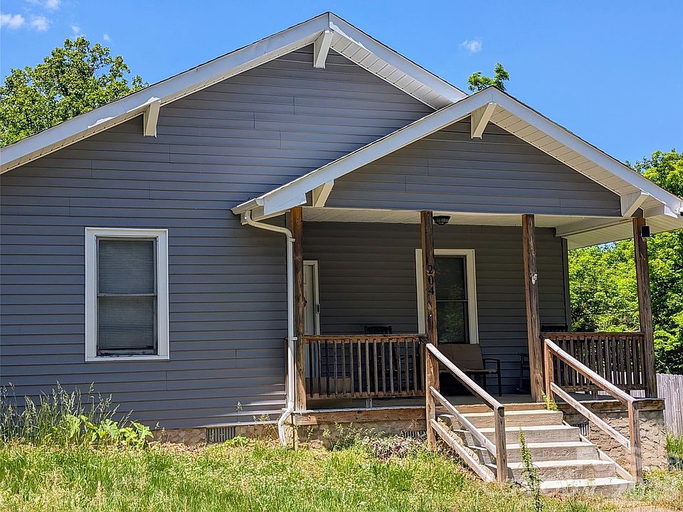 1st image of 204 Shelby St