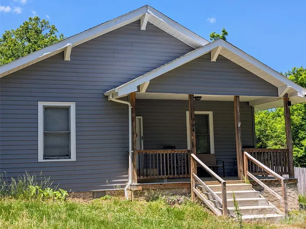 204 Shelby St, Hickory, NC 28601