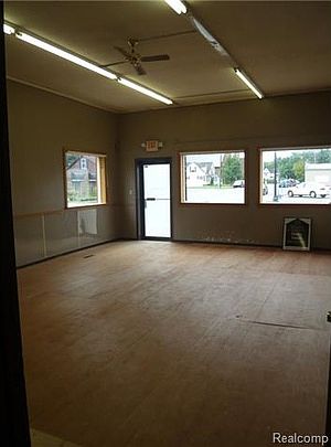 5th image of 145 S Grand Ave