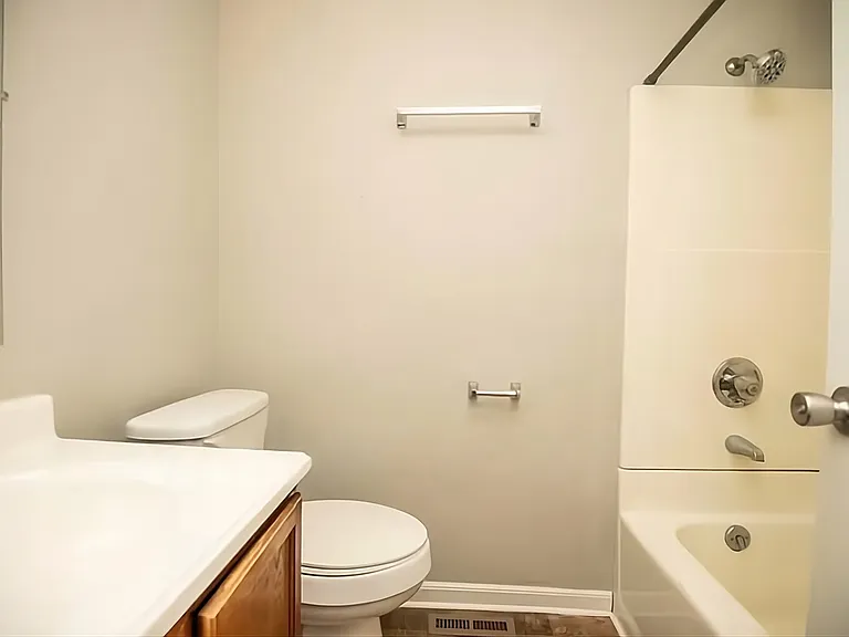 2909 Selma Ave — Photo 8