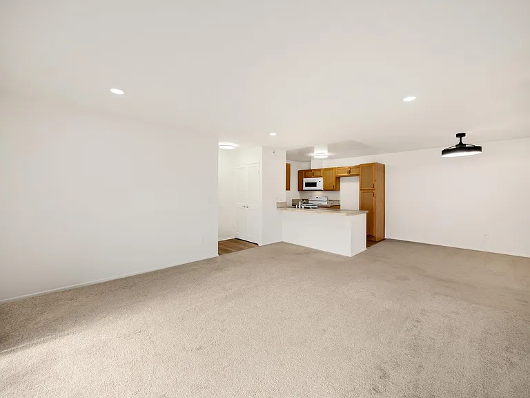 2521 W Sunflower Ave #R8 — Photo 11