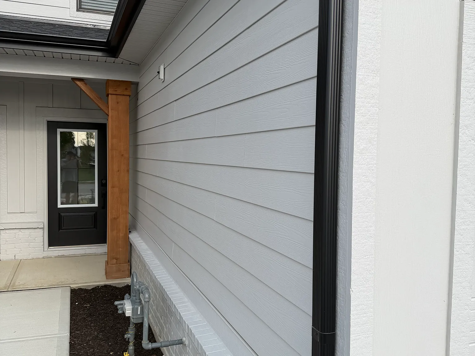 3 bed, 2.5 bath, 1778 sqft, $2,350 — Photo 2