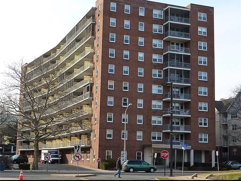 444 Bedford St #4K — Photo 13