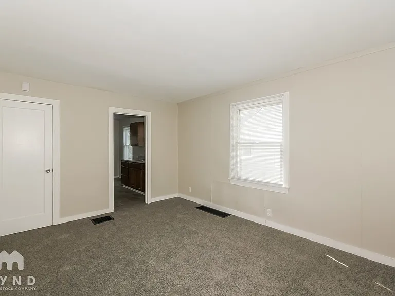 2021 N Drexel Ave — Photo 6
