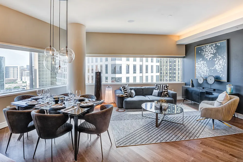 One Dallas Center — Photo 1