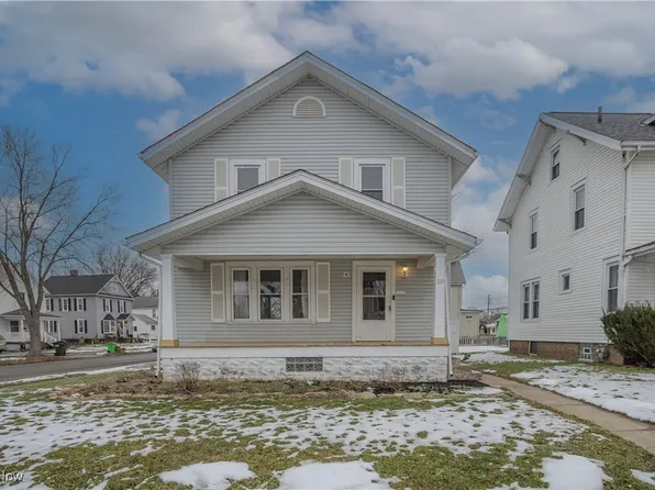 819 Race St, Dover, OH 44622