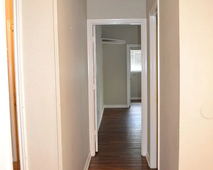404 Benjamin St — Photo 16