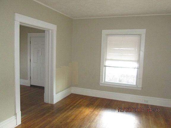 5th image of 911 Watkins St SE