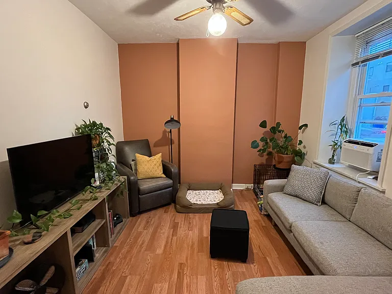 464 Parker Ave — Photo 4