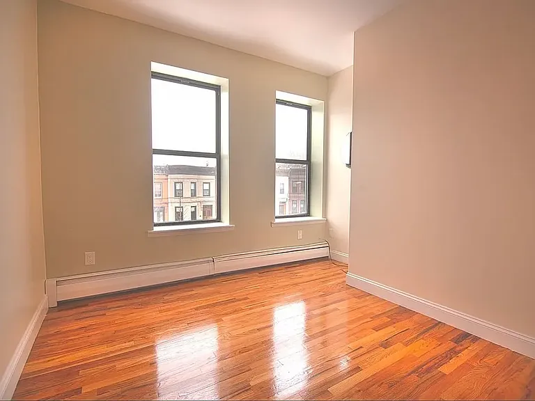 1104 Park Pl #3 — Photo 4