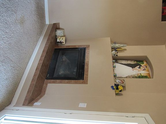 3rd image of 548 Hoover Ct