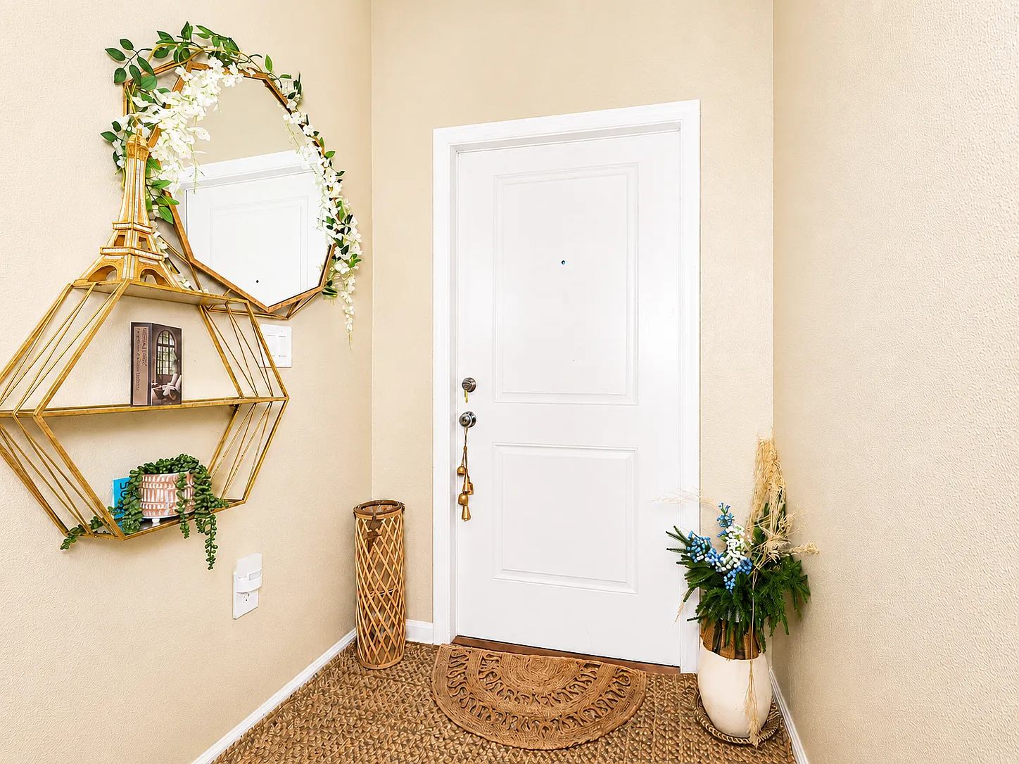 4 bed, 1824 sqft, $2,200 — Photo 2