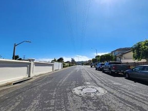 Exterior Neighborhood (street photo)