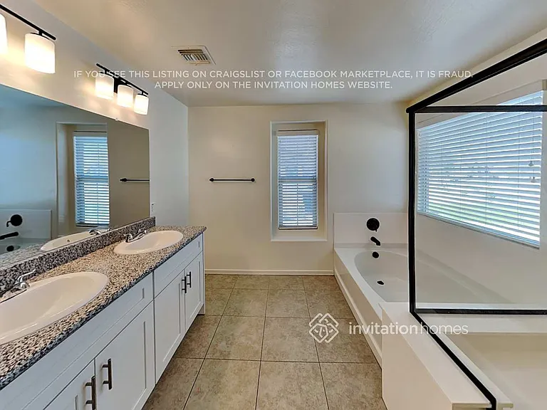 1191 N 164th Ave — Photo 17
