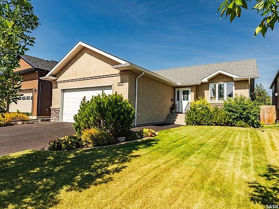 2nd image of 519 Shepherd CRESCENT