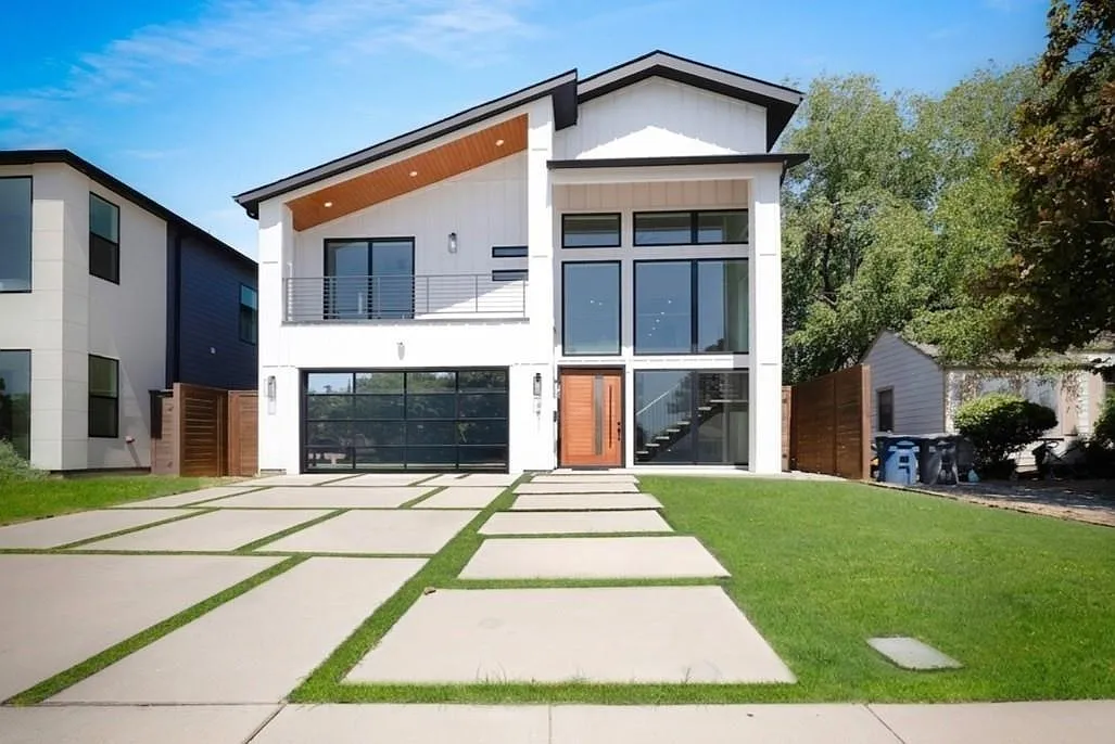 4 bed, 3550 sqft, $10,000 — Photo 2