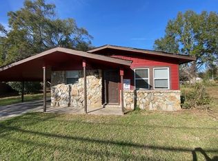 5813 Frederick St, Moss Point, MS 39563