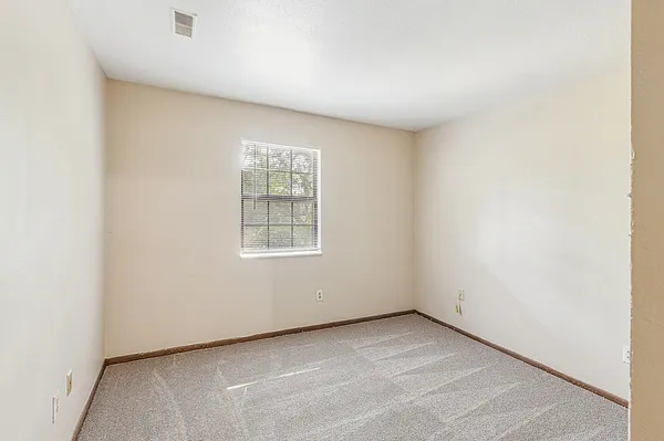 Beacon Place Apartments — Photo 21