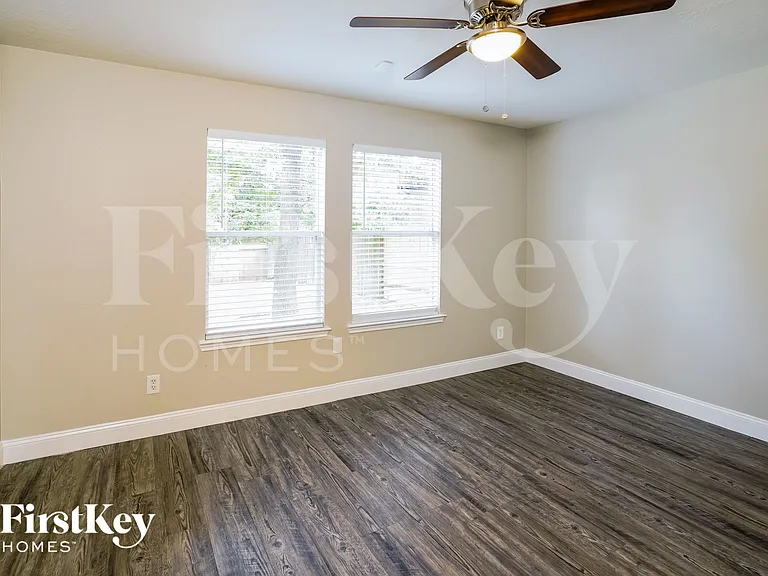 28618 Hidden Cove Dr — Photo 16