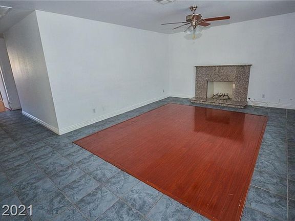 3rd image of 6772 Carrera Dr