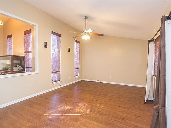 3rd image of 1213 Granada Ln