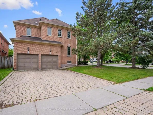 63 Deerglen Ter, Aurora, ON L4G 6Y2