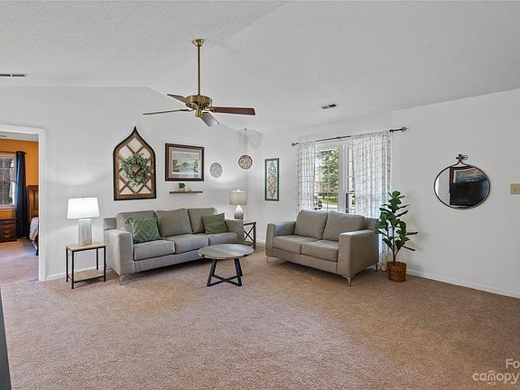 5th image of 1629 English Knoll Dr