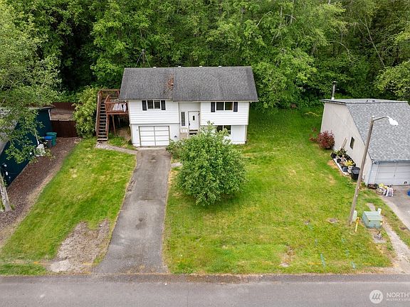 3rd image of 7312 Blackbird Drive NE