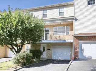 10 Ingraffia Dr #10, Elmwood Park, NJ 07407
