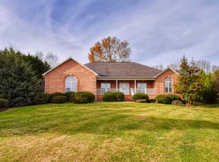 102 Spy Glass Ct, Clinton, TN 37716