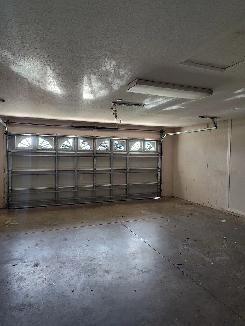 For Rent 3 Bedroom 2 Bath Available Now! — Photo 2