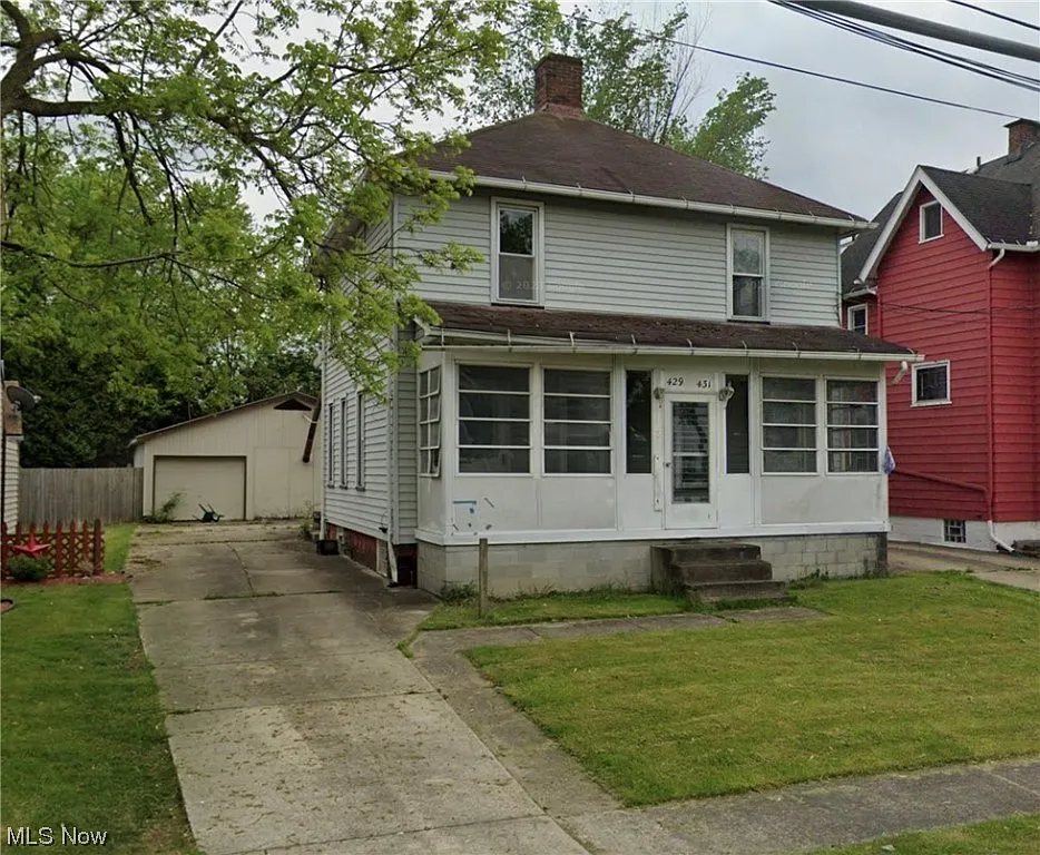 429 School St NW photo 1