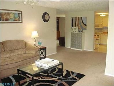 3rd image of 8859 Greenburg Dr