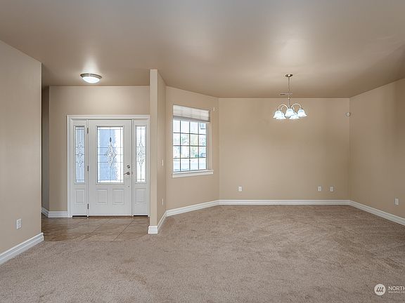 5th image of 618 Torrey Pines Drive