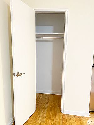 5th image of 31 Cornelia St APT 2RR