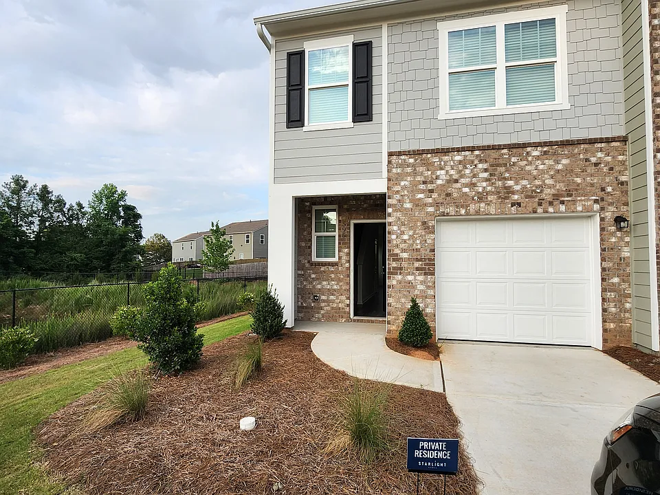 595 Magnolia Cir