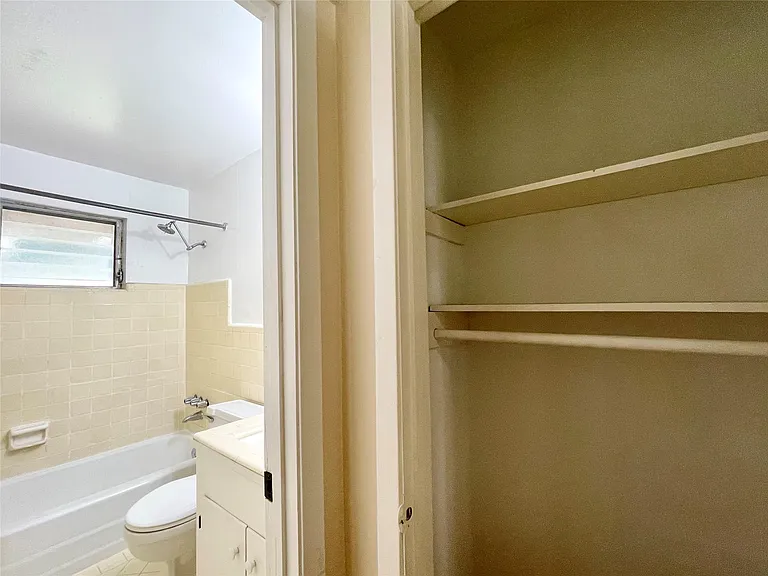 3420 Mount Vernon St #8 — Photo 7