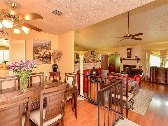 5th image of 11702 Sela Ln