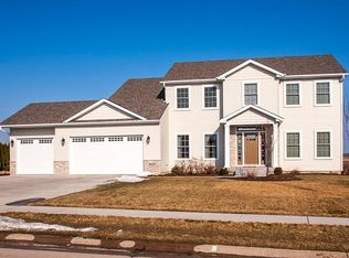 5629 Judge Rd, Bettendorf, IA 52722