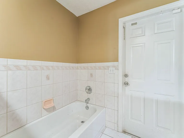465 Rio Grande Ln #B — Photo 28
