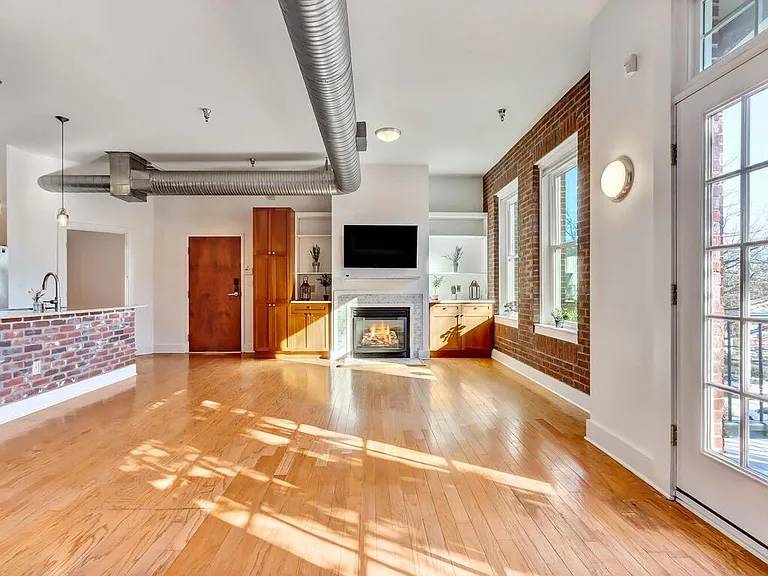 1158 Ponce De Leon Ave NE — Photo 2