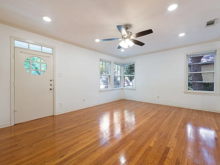 3213 Hampton Rd — Photo 4