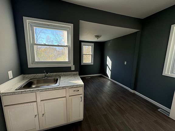 3rd image of 5093 Belvidere St